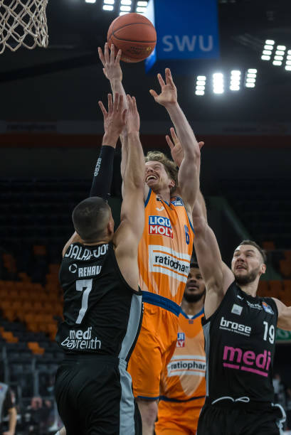 范晓冬抨击 范晓冬抨击