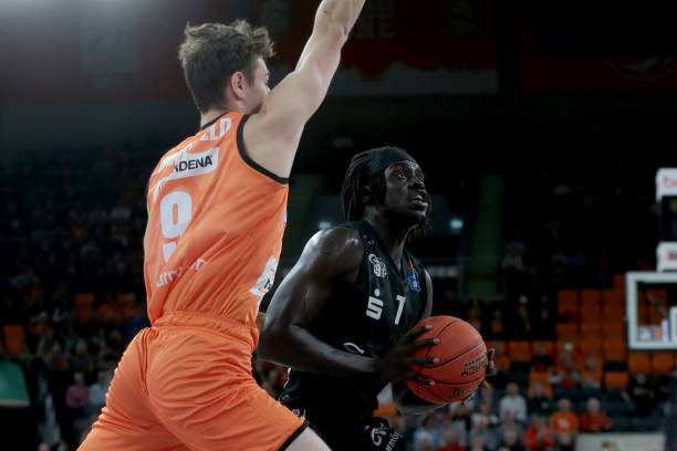 对抗的传统 对抗的传统